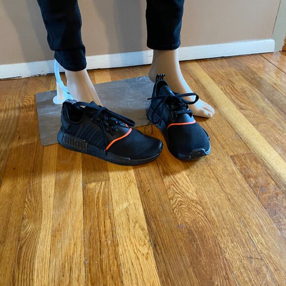 Adidas Die Weltmarke 3 Stripe Boost Sneakers Size 7 - Picture 2 of 11